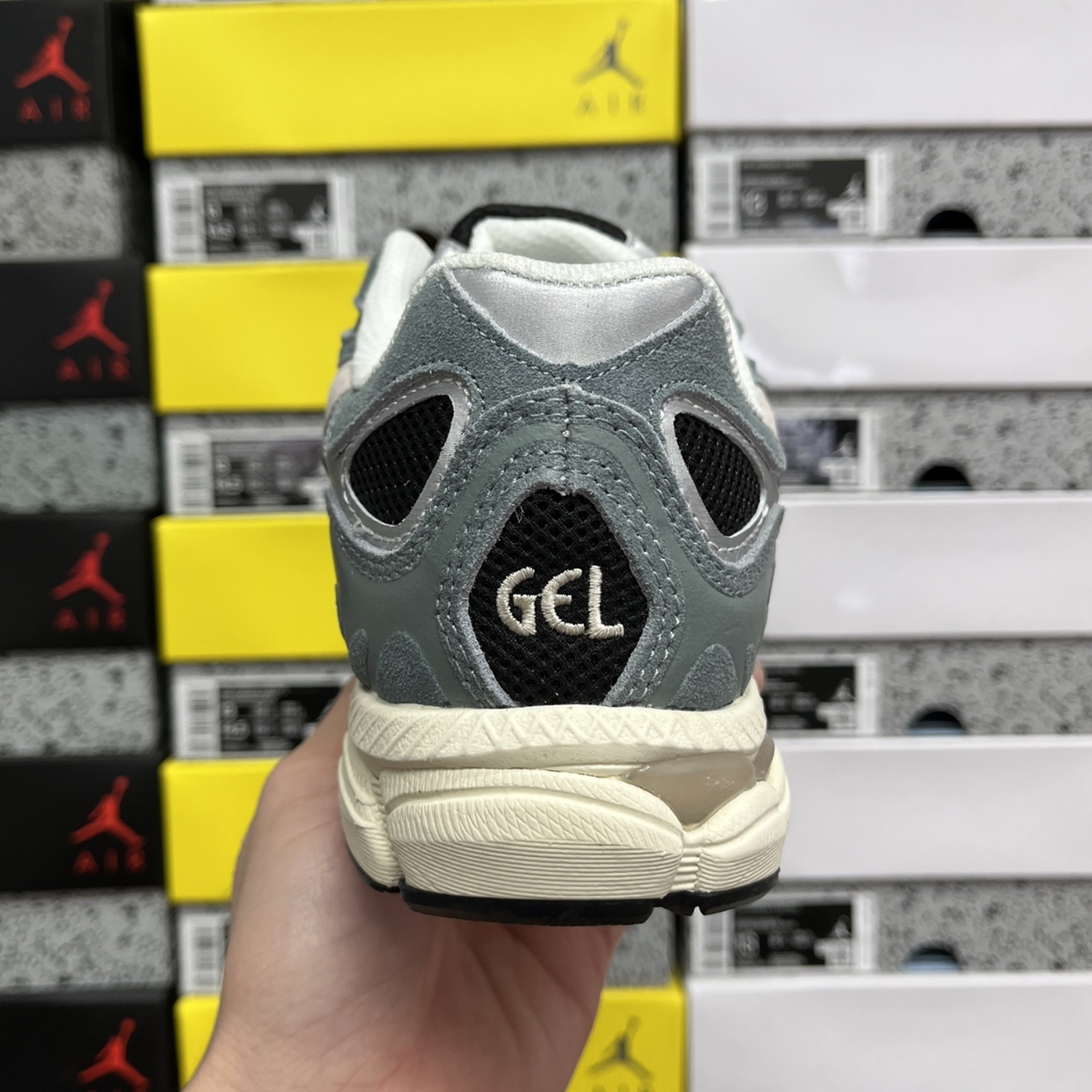 Asics Gel NYC - Graphite Grey Smoke Grey