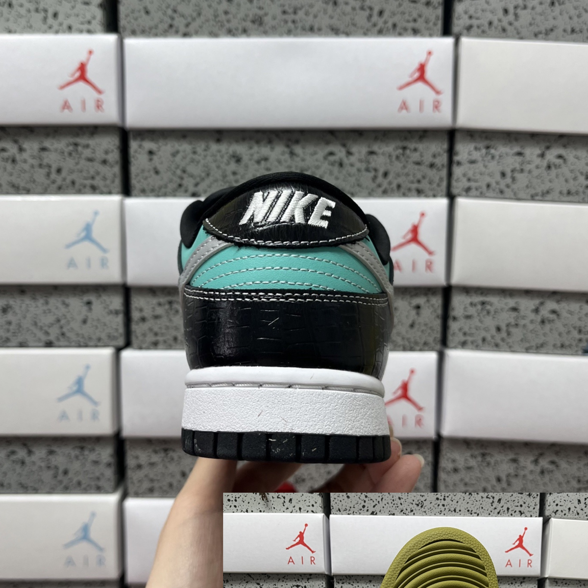 Diamond Supply Co x Nike SB Dunk Low Pro - Tiffany