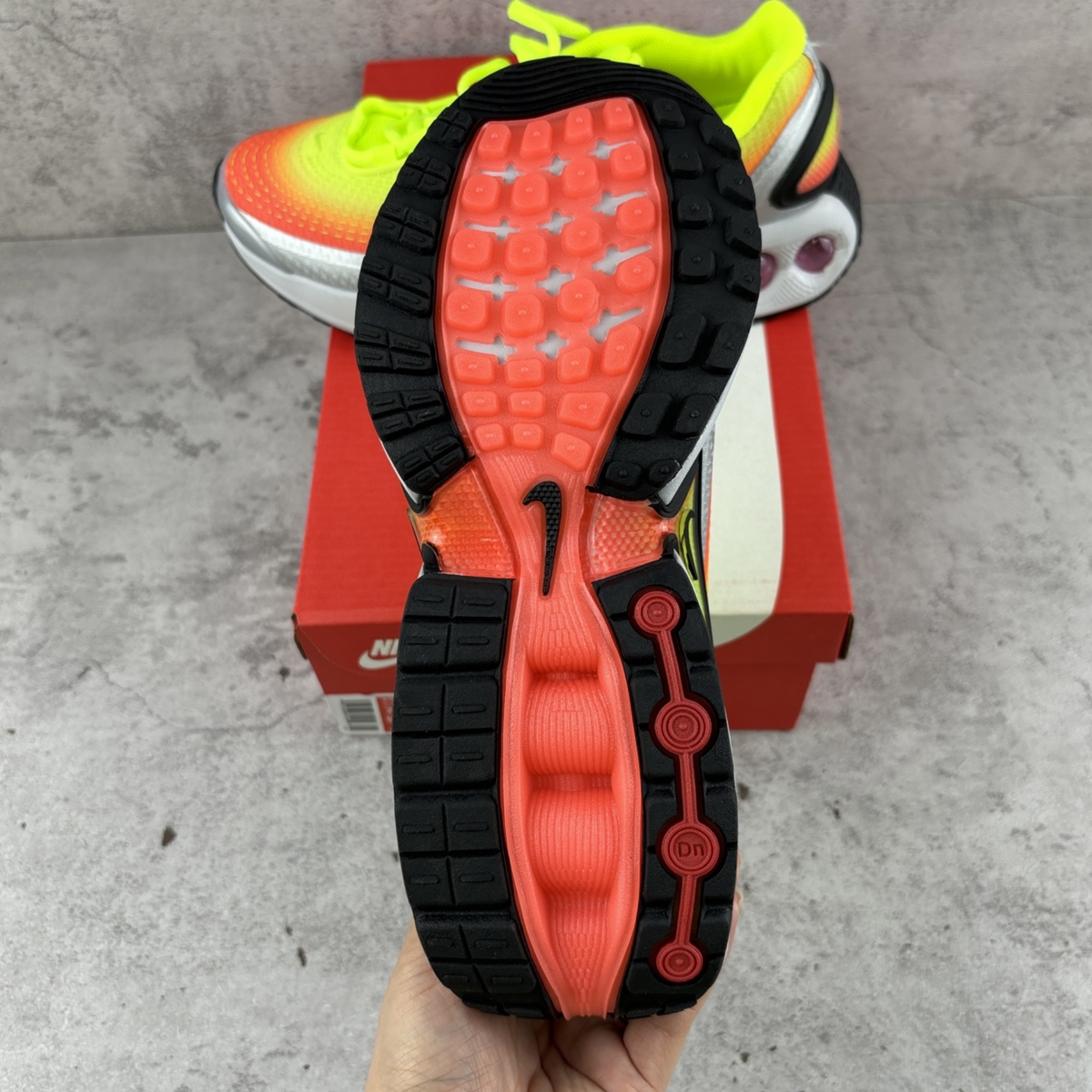 Nike Air Max DN SE - Cyber Bright Crimson