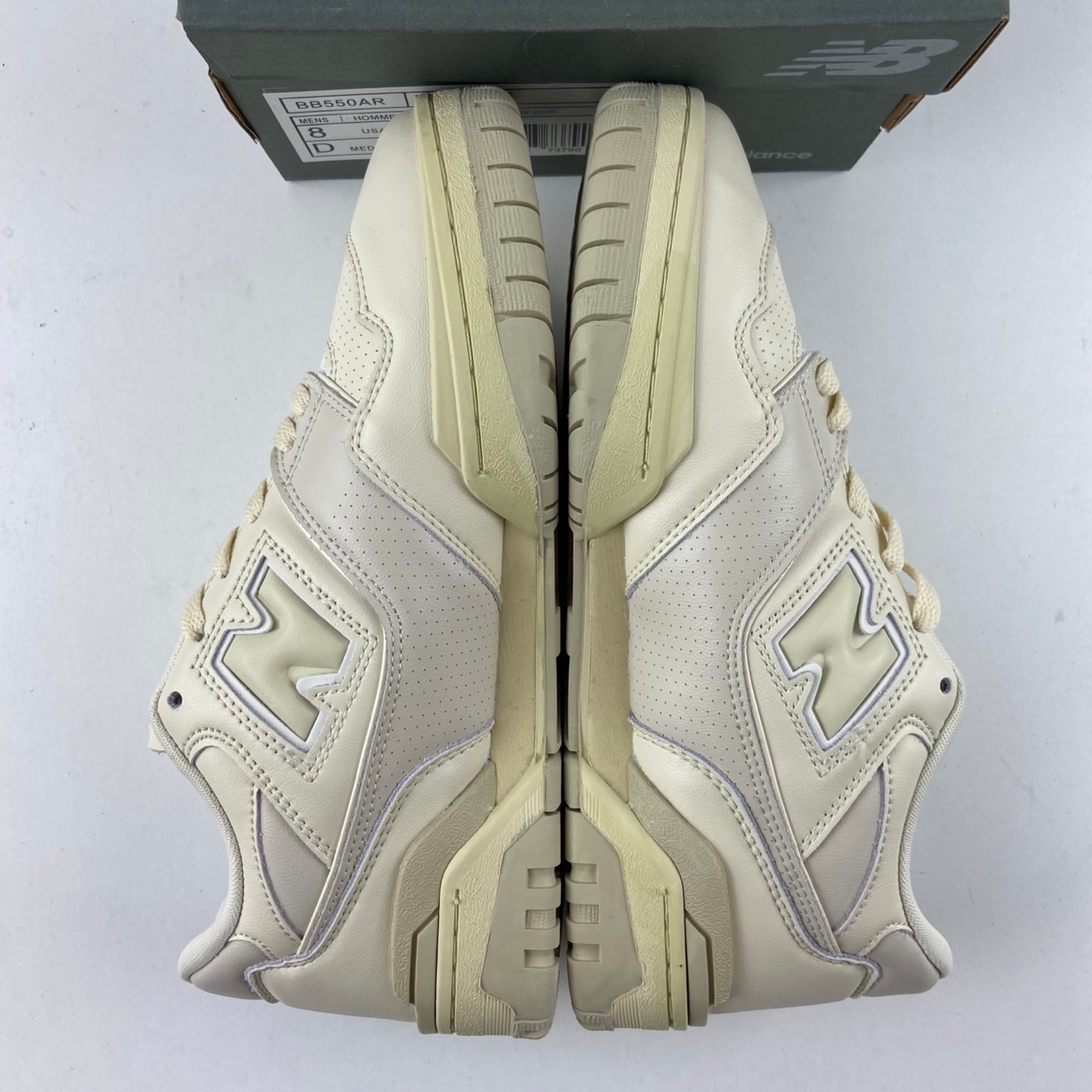 AURALEE  X New Balance 550 - Ecru