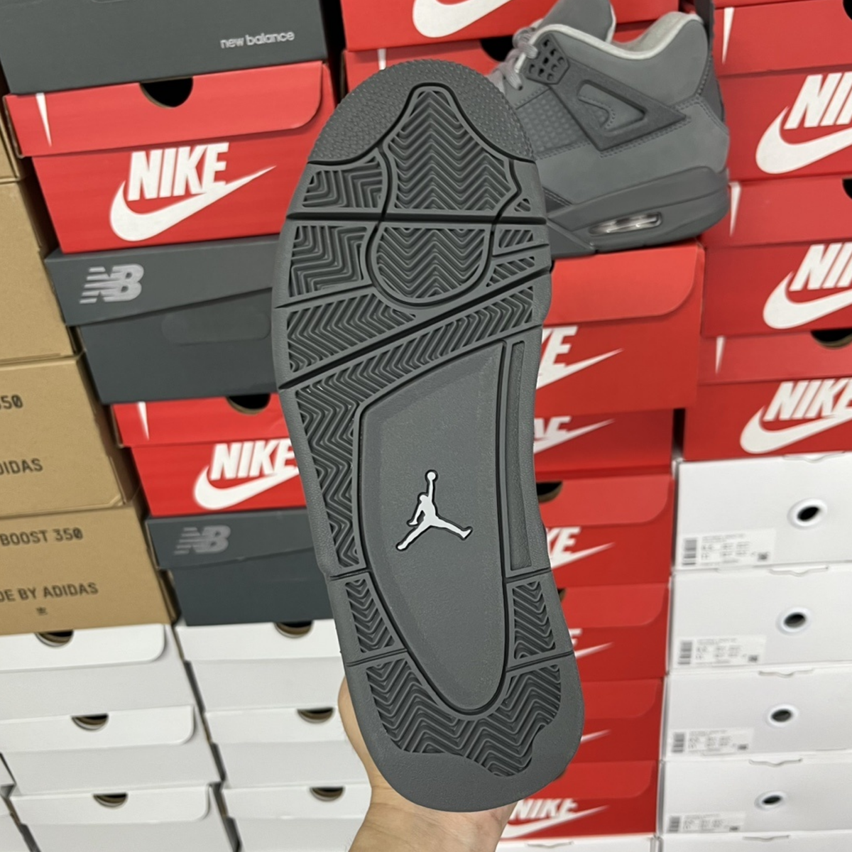 Air Jordan 4 Retro SE - Wet Cement