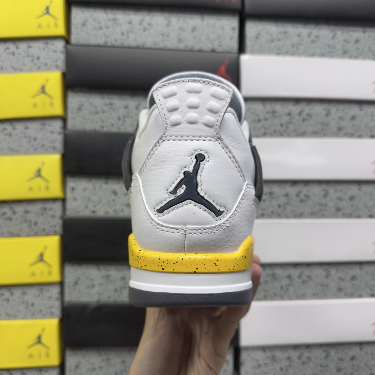 Air Jordan 4 Retro - Tour Yellow