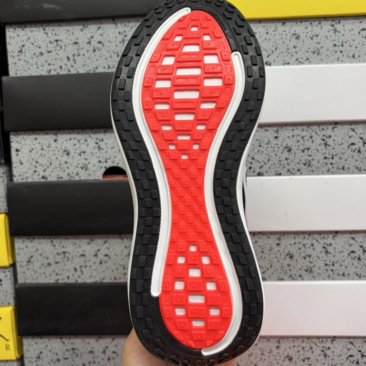 Nike Vomero Plus - Black Bright Crimson