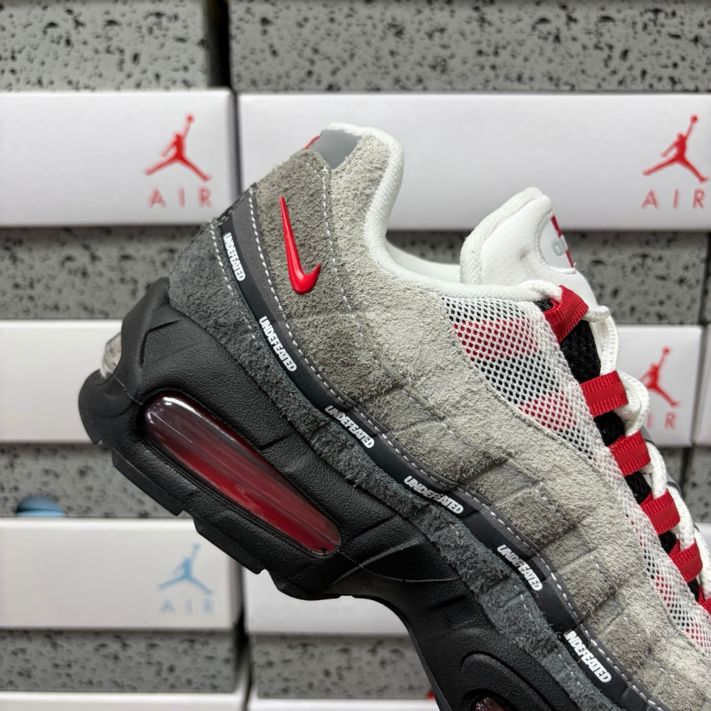 Air Max 95 x Undefeated - Geo Tokyo Bright Crimson