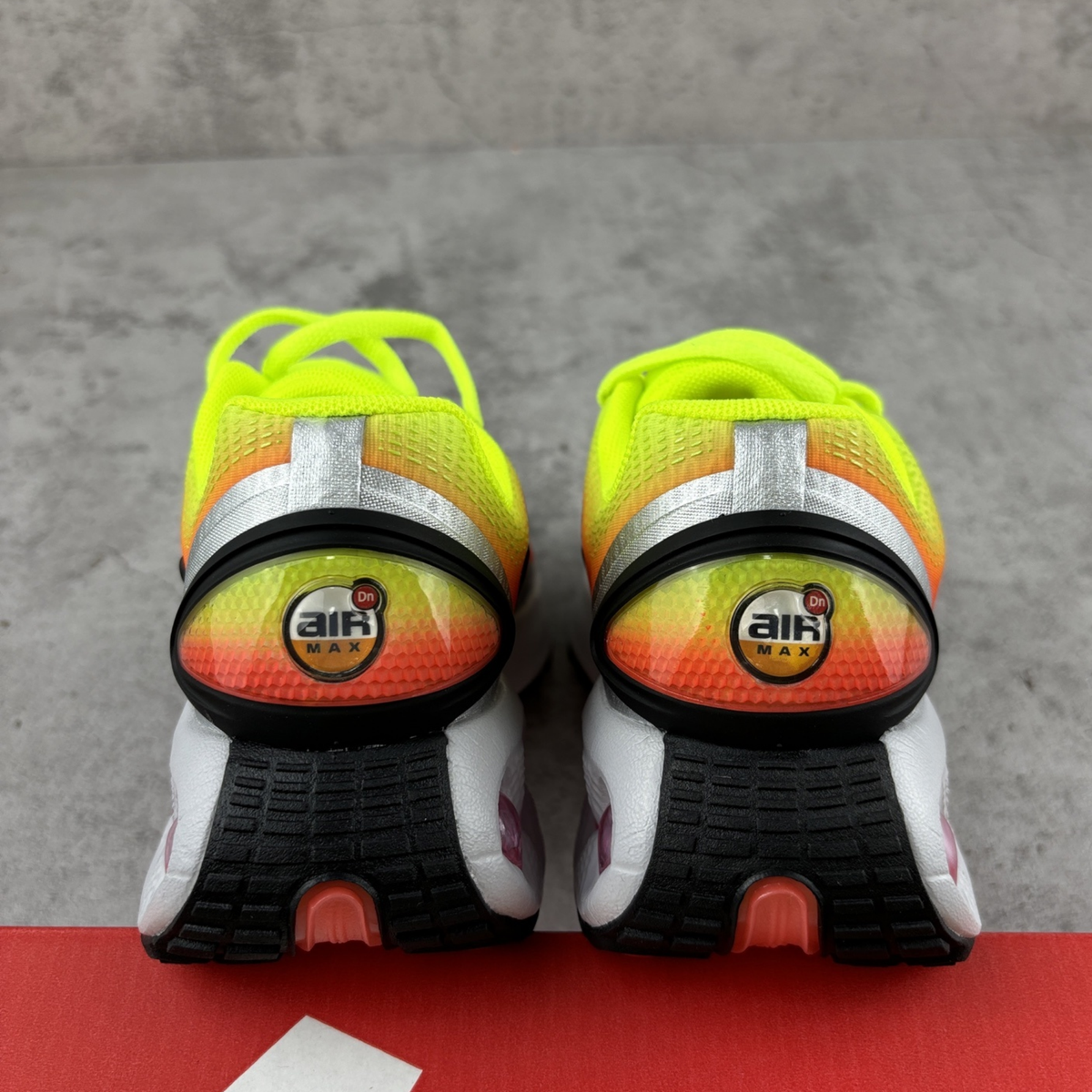 Nike Air Max DN SE - Cyber Bright Crimson