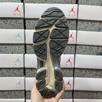 Asics Gel Cumulus 16 - Mid Grey Cream
