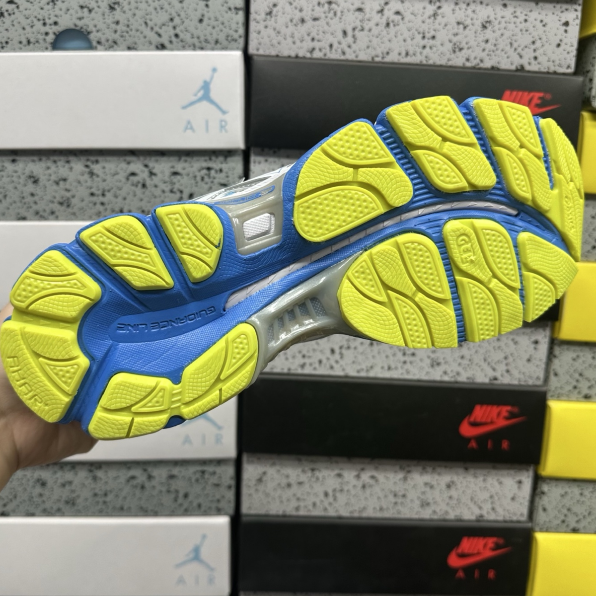 Asics Gel Nimbus 16 - Snow White / Royal Blue