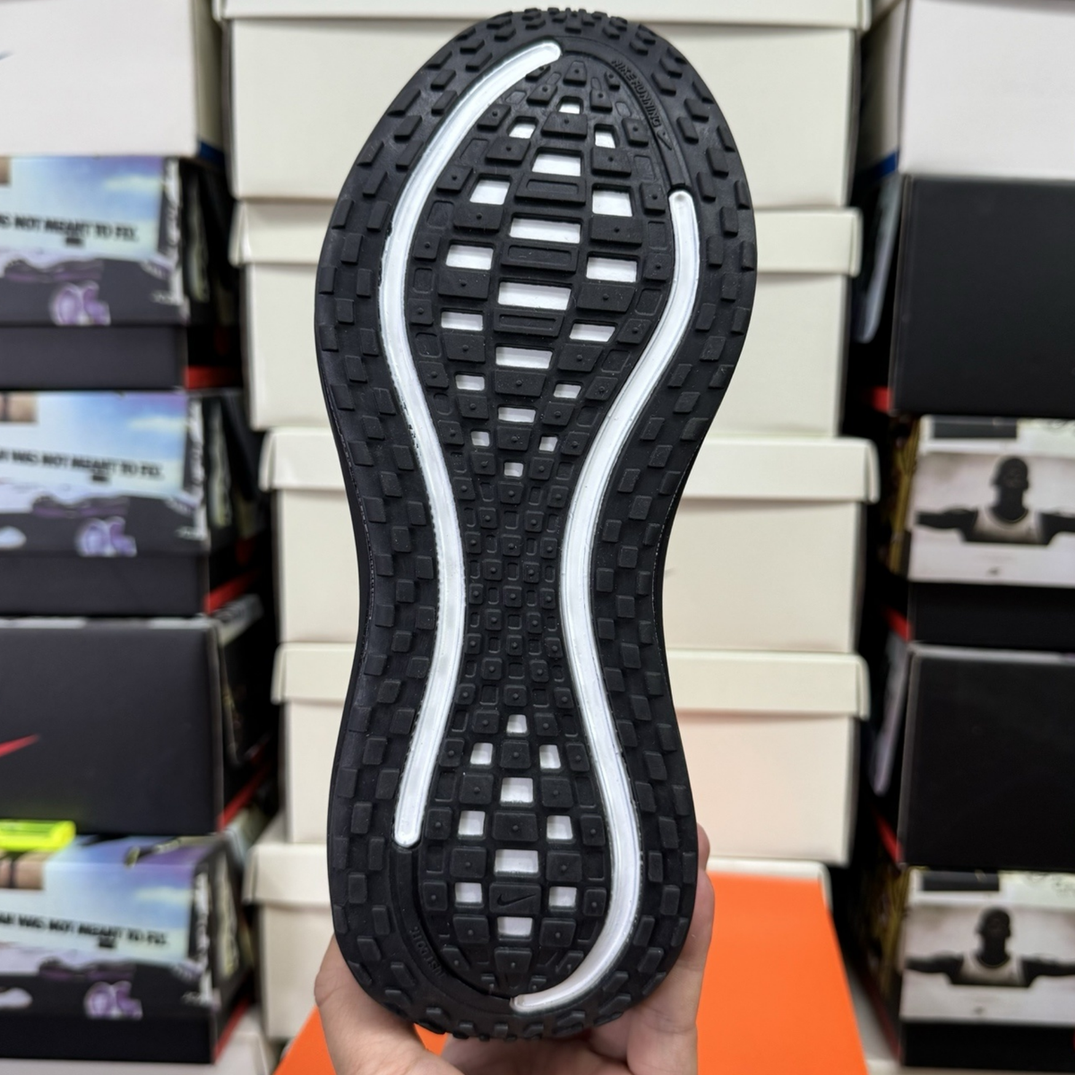 Nike Vomero Plus - Triple Black