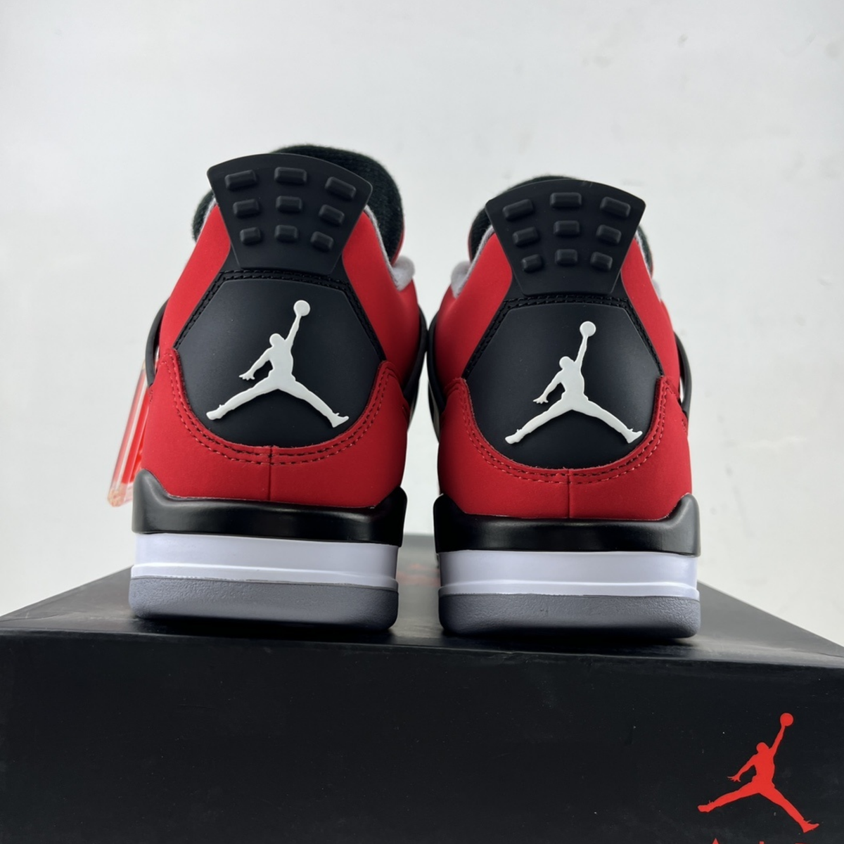 Air Jordan 4 Retro - Toro Bravo