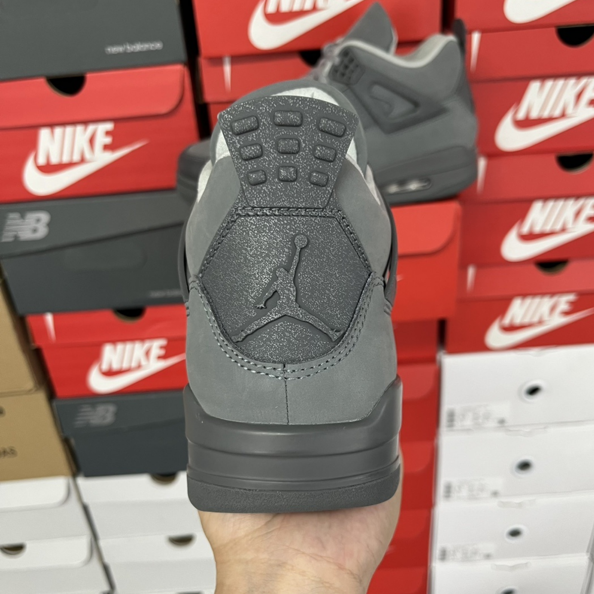 Air Jordan 4 Retro SE - Wet Cement