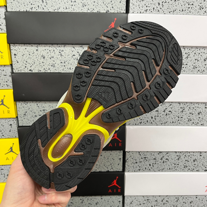 Pharrell Williams x Adidas Adistar Jellyfish  - Auburn Timber