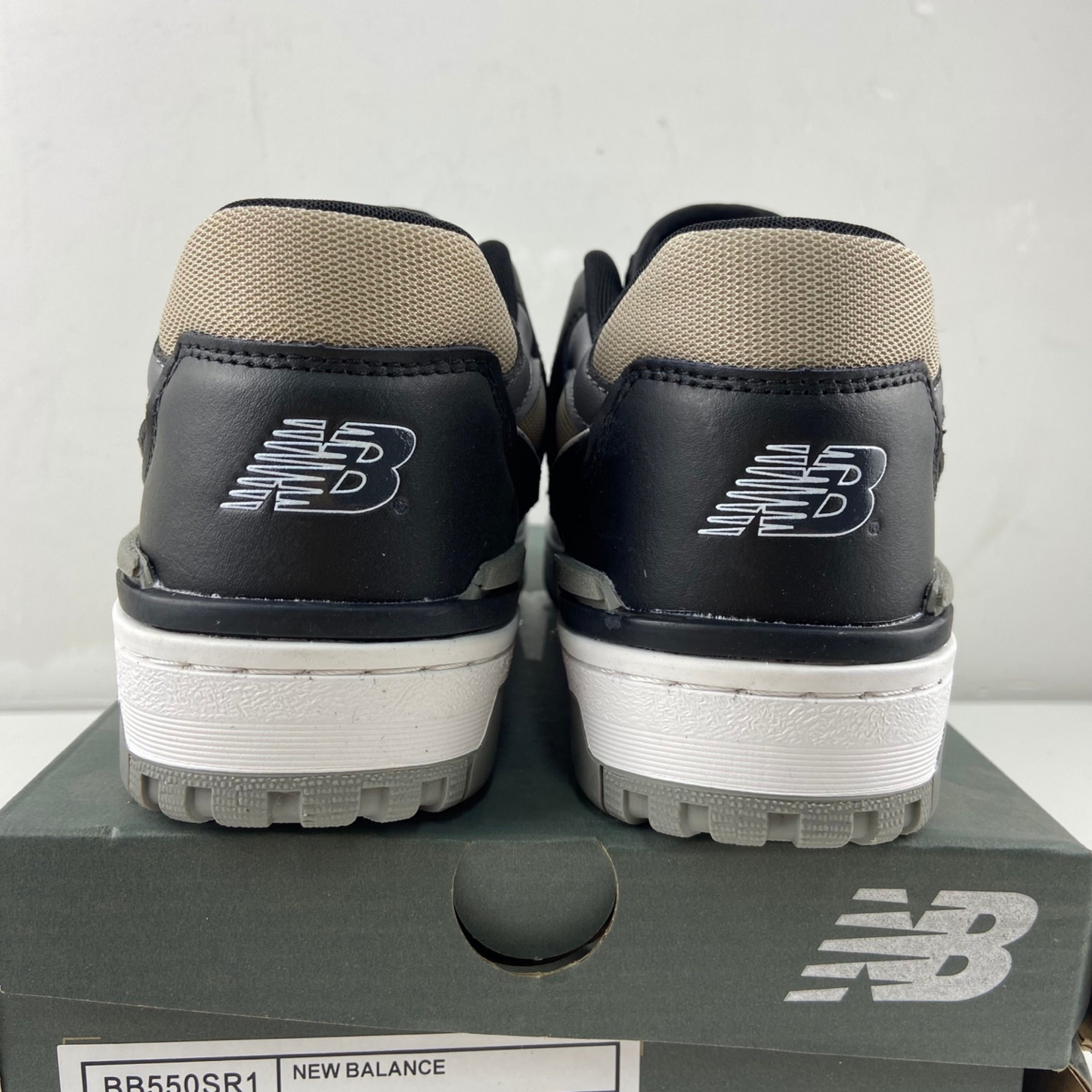 New Balance 550 -  Graphite Black