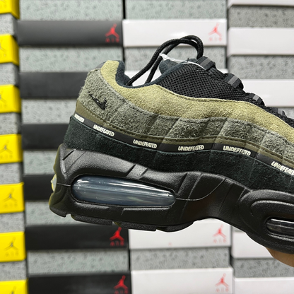 Air Max 95 x Undefeated - Geo Medium Olive