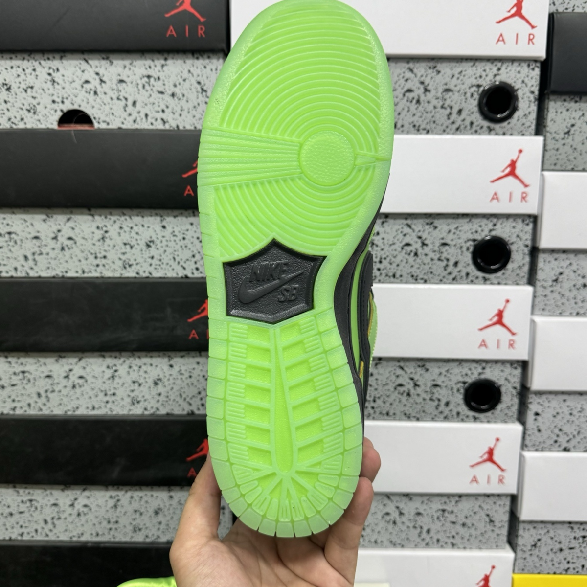 The Powerpuff Girls X Nike SB Dunk Low - Buttercup