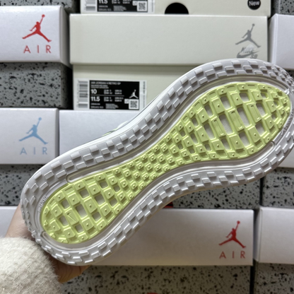 Nike Vomero Plus SE - Sail/Barely Volt/Metallic Silver