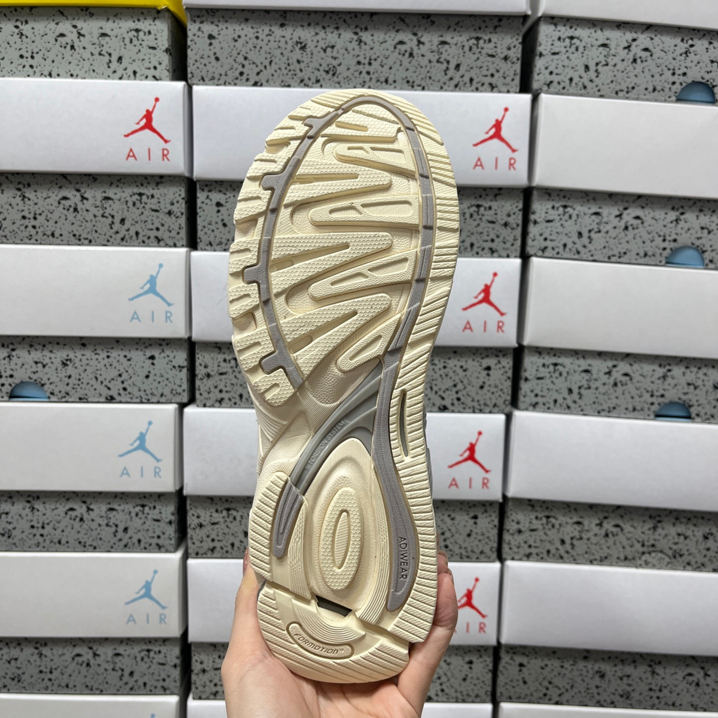 Bad Bunny x Adidas Response CL - Wonder White