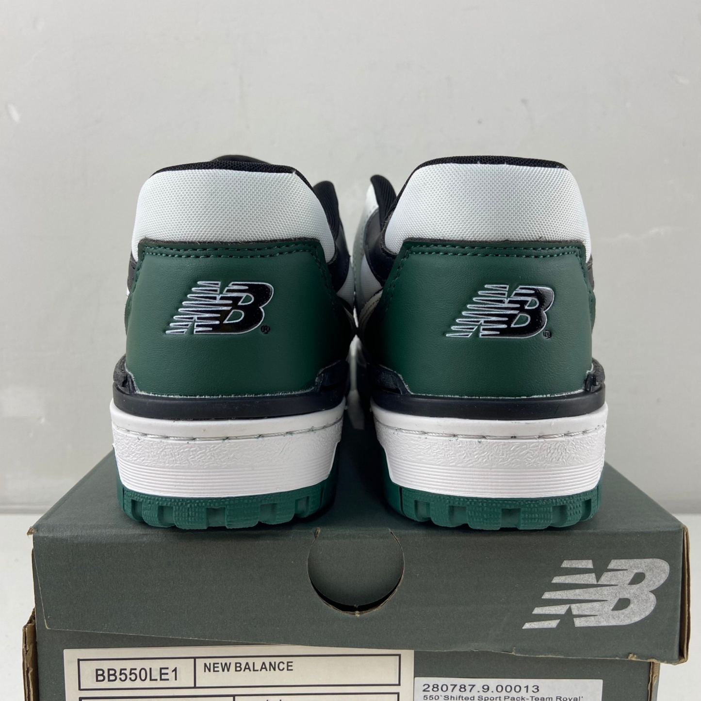 New Balance 550 - Pine Strike