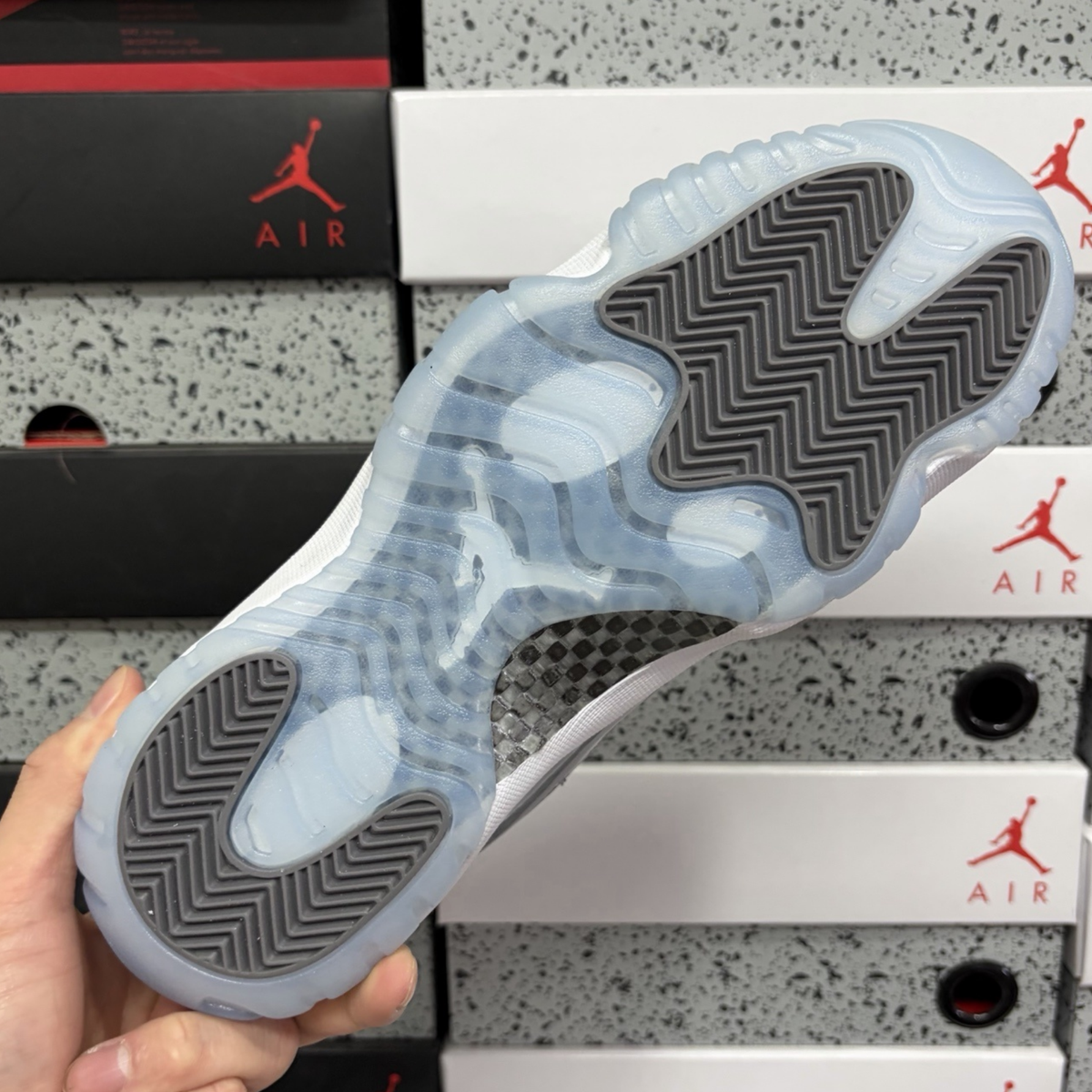 Air Jordan 11 Retro - Cool Grey