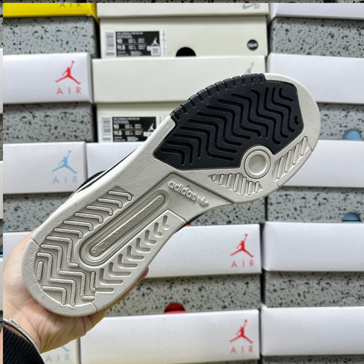Adidas Drop Step Low 2.0 - Core Black / Chalk White / Carbon