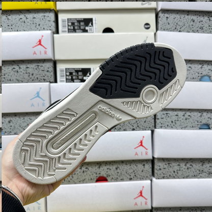 Adidas Drop Step Low 2.0 - Core Black / Chalk White / Carbon