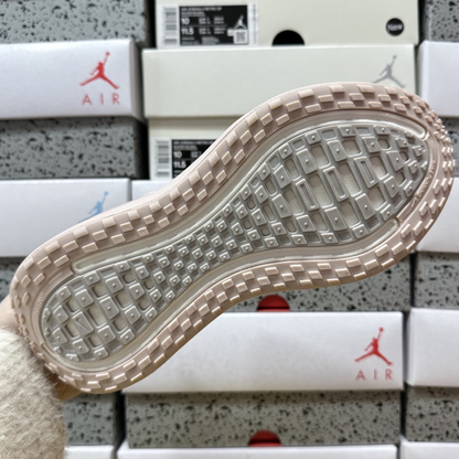 Nike Vomero 18 - Light Bone Sail