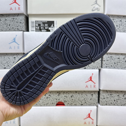 Nike Dunk Low - Vintage Navy