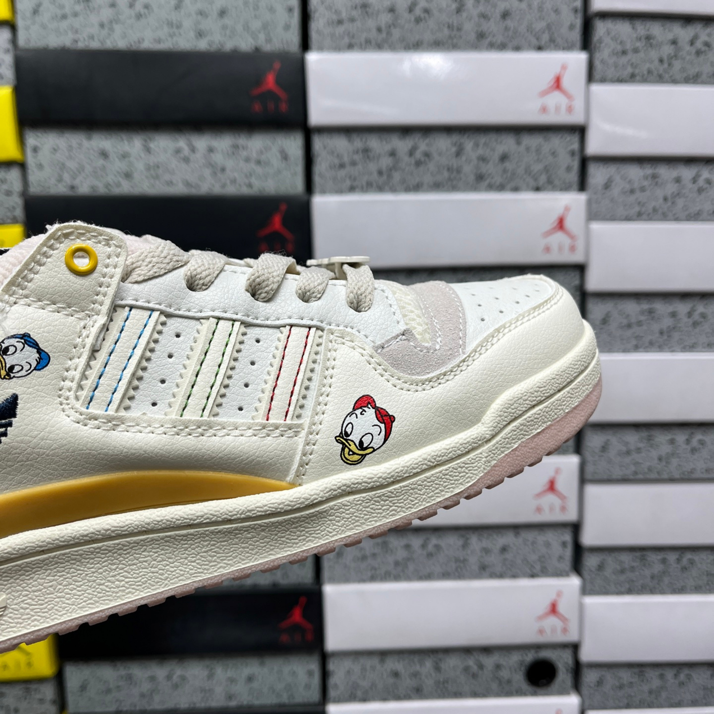 Adidas Forum Low x Disney - Welcome Friends