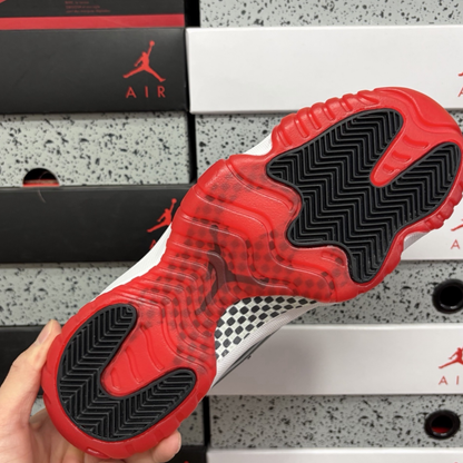 Air Jordan 11 Retro - Bred