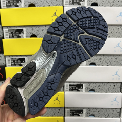 New Balance 2002R - Gore-Tex Castlerock Natural Indigo