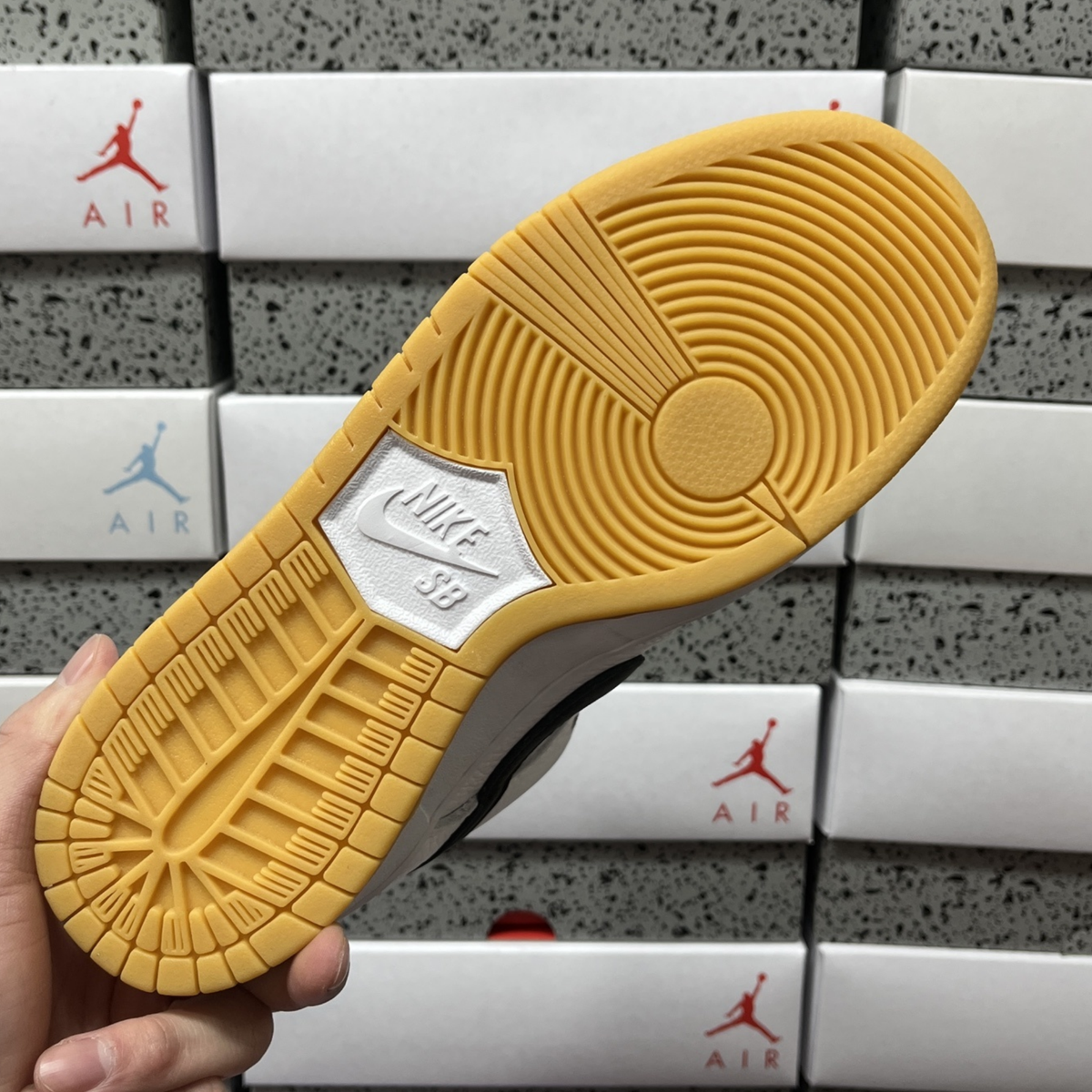 Nike SB Dunk Low Pro - White Gum