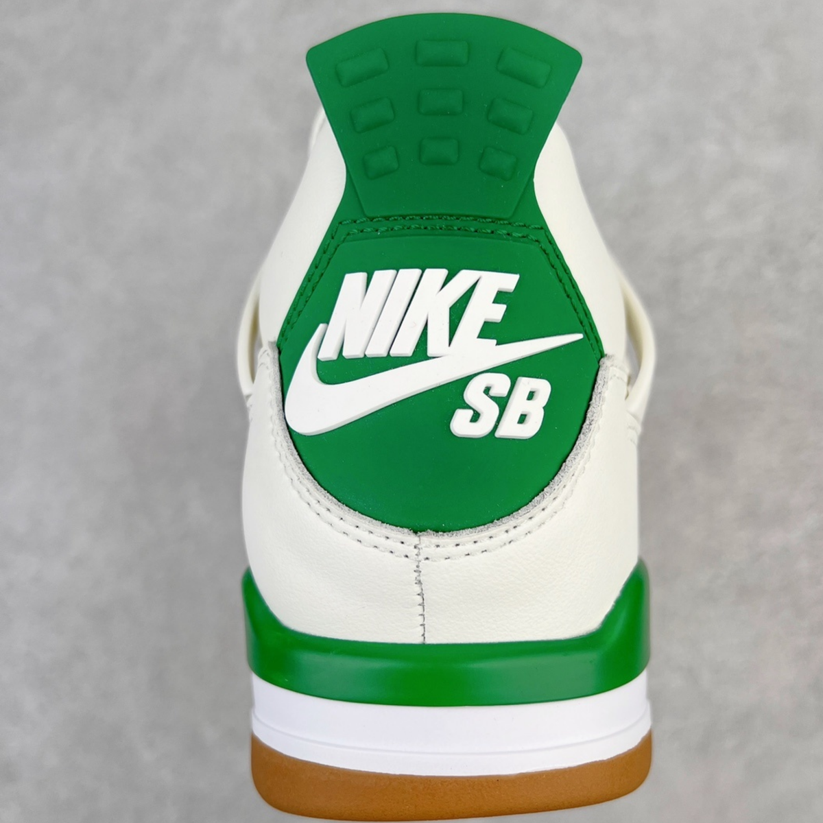 Nike SB x Air Jordan 4 Retro SP - Pine Green