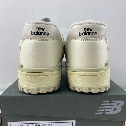 AURALEE  X New Balance 550 - Ecru
