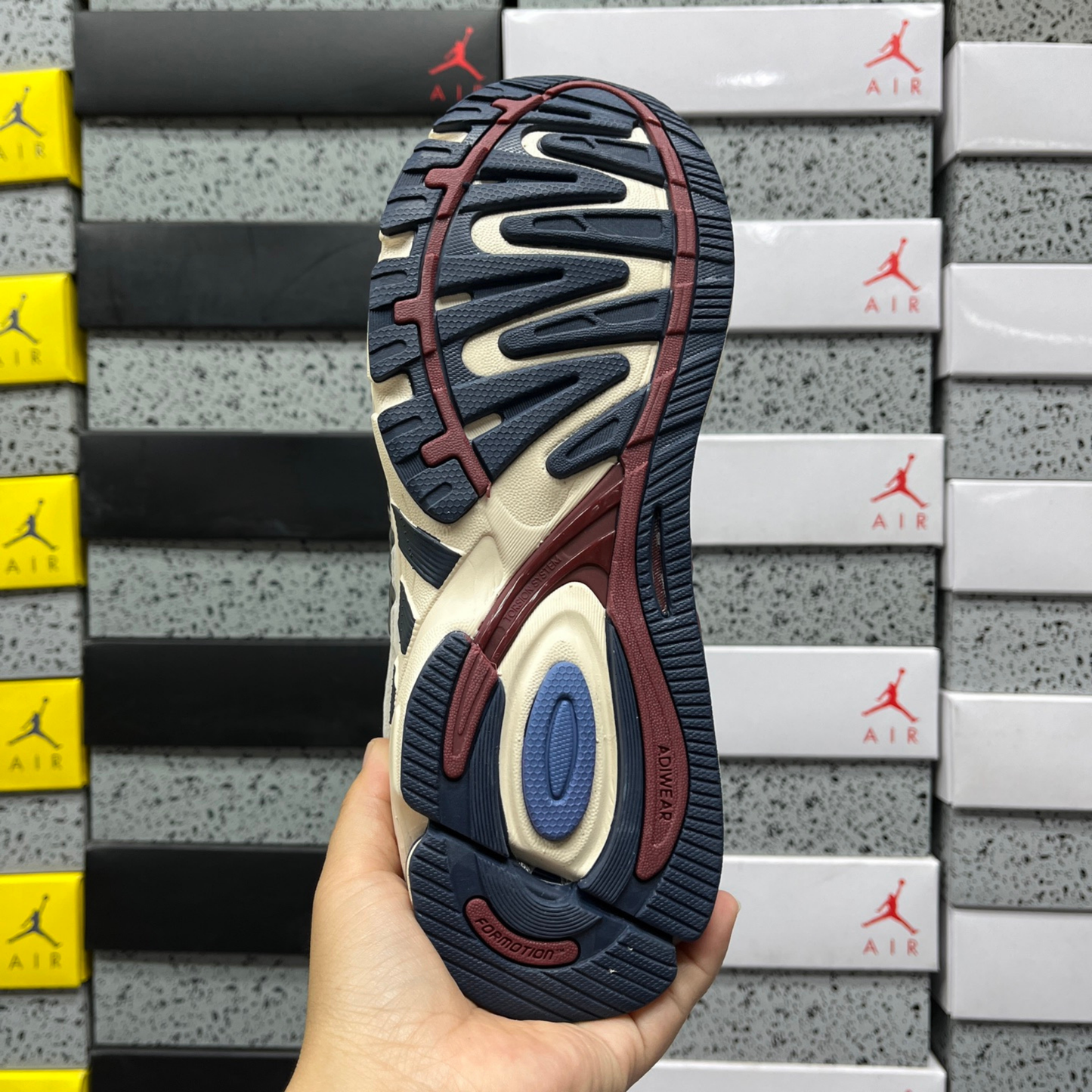 Adidas Response CL - Wonder White Preloved Ink Shadow Red