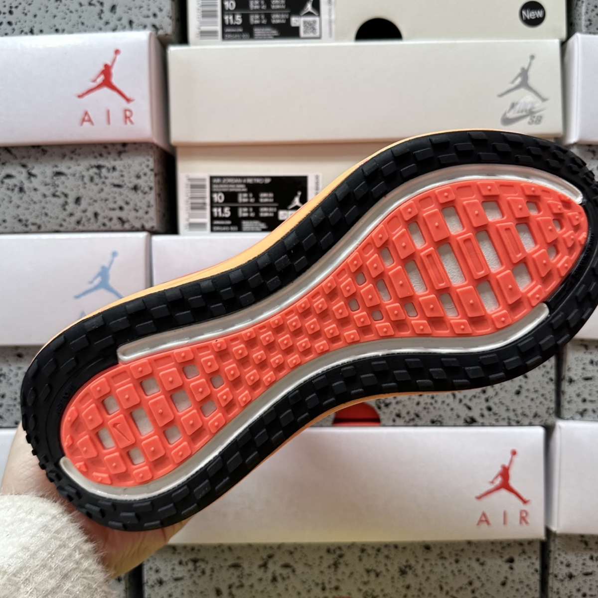 Nike Vomero Plus - Orange Pulse