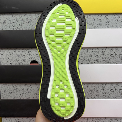 Nike Vomero Plus SE - Ekiden Pack Volt
