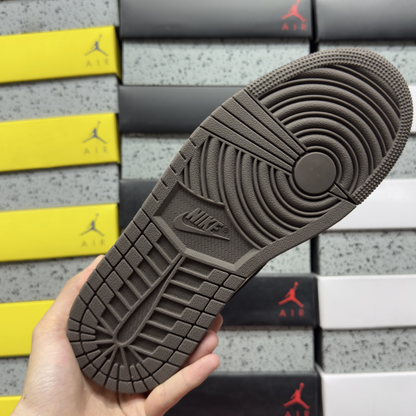 Travis Scott x Air Jordan 1 Retro High OG - Mocha