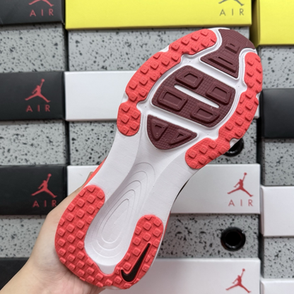 Nike Vomero 18 - Black Bright Crimson