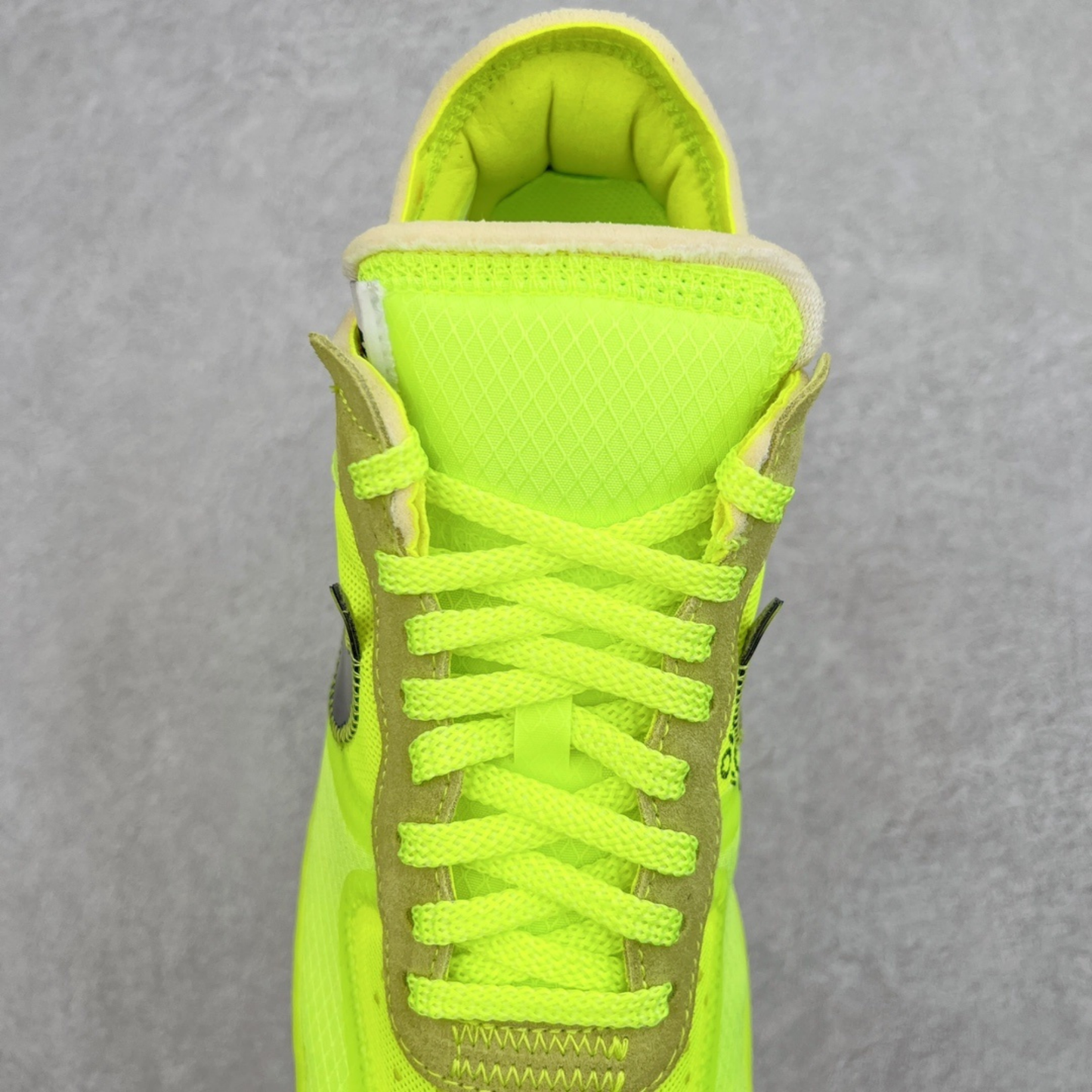 Off White x Nike Air Force 1 Low - Volt