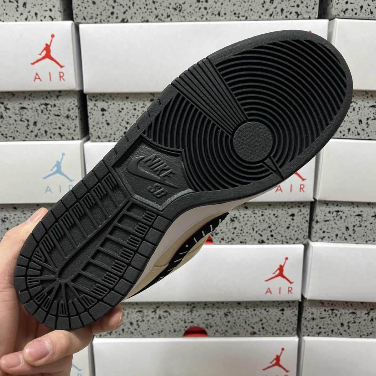 Albino & Preto x Nike SB Dunk Low Jiu-Jitsu