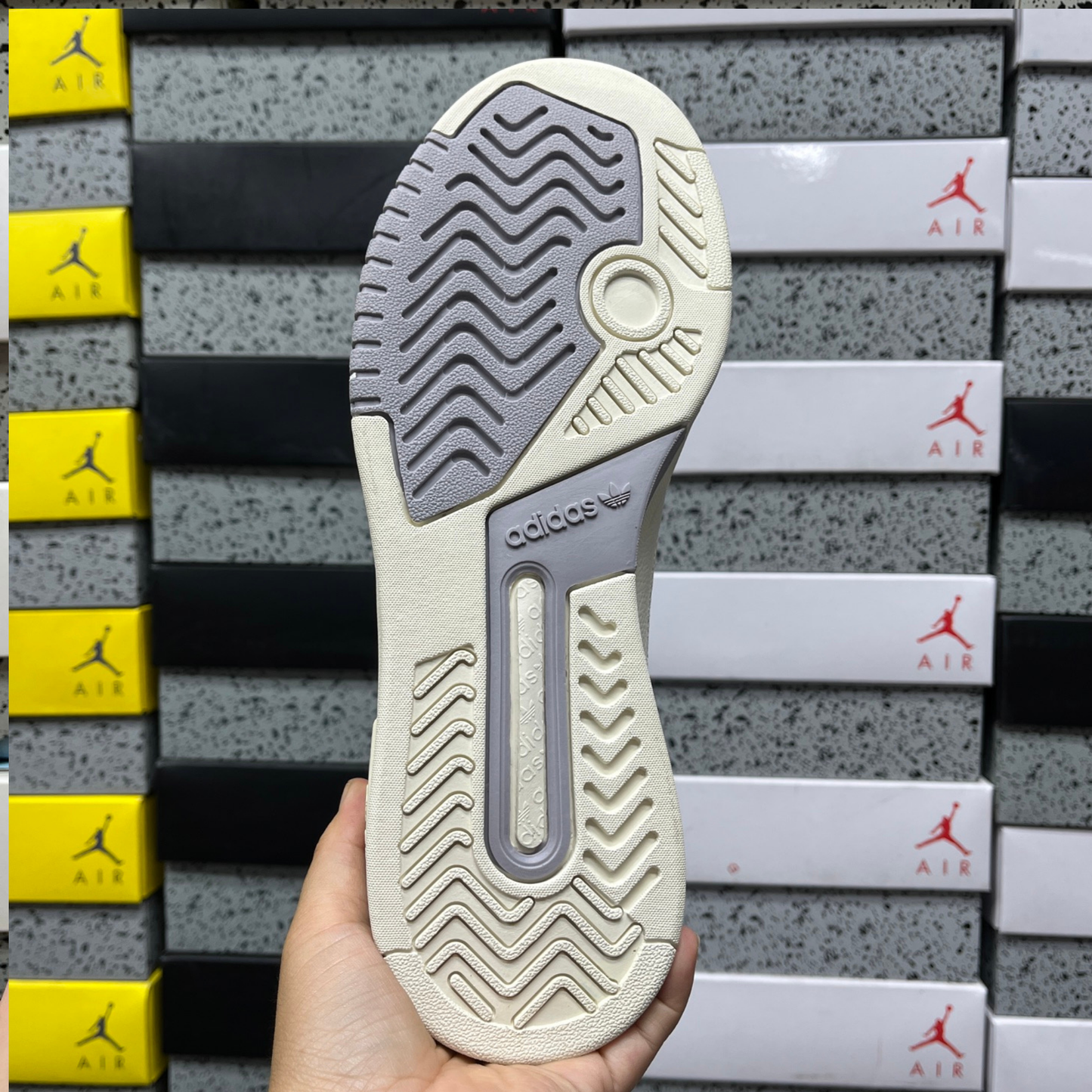Adidas Drop Step Low 2.0 - Grey Stone / Core Black / Grey Two