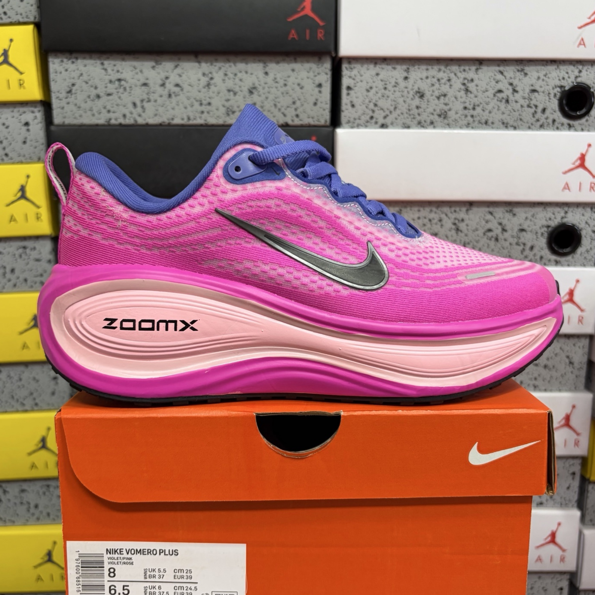Nike Vomero Plus - Royal Pulse Fire Pink