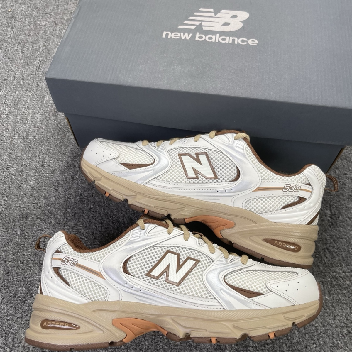 New Balance 530 - White Brown Beige