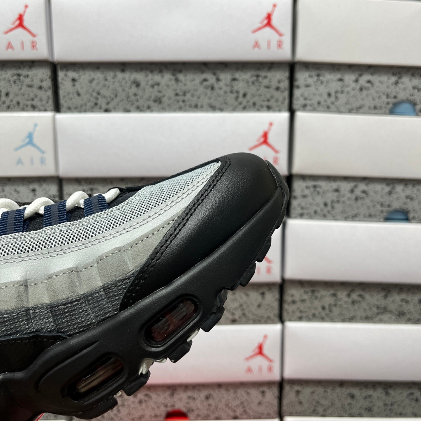 Air Max 95 - Smoke Grey Track Red