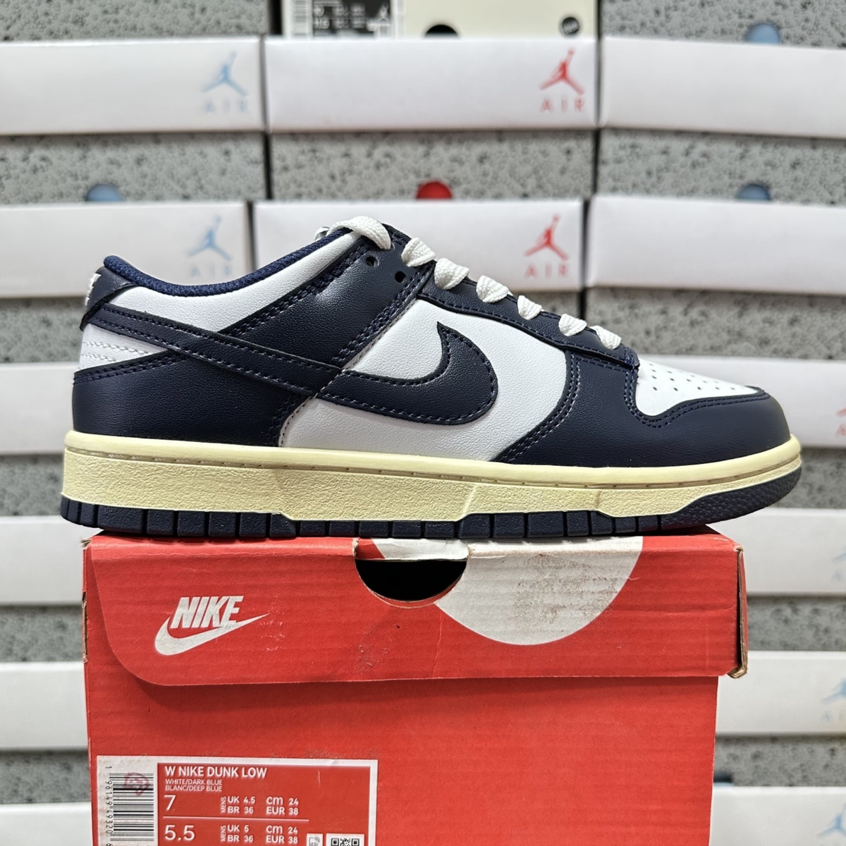 Nike Dunk Low - Vintage Navy