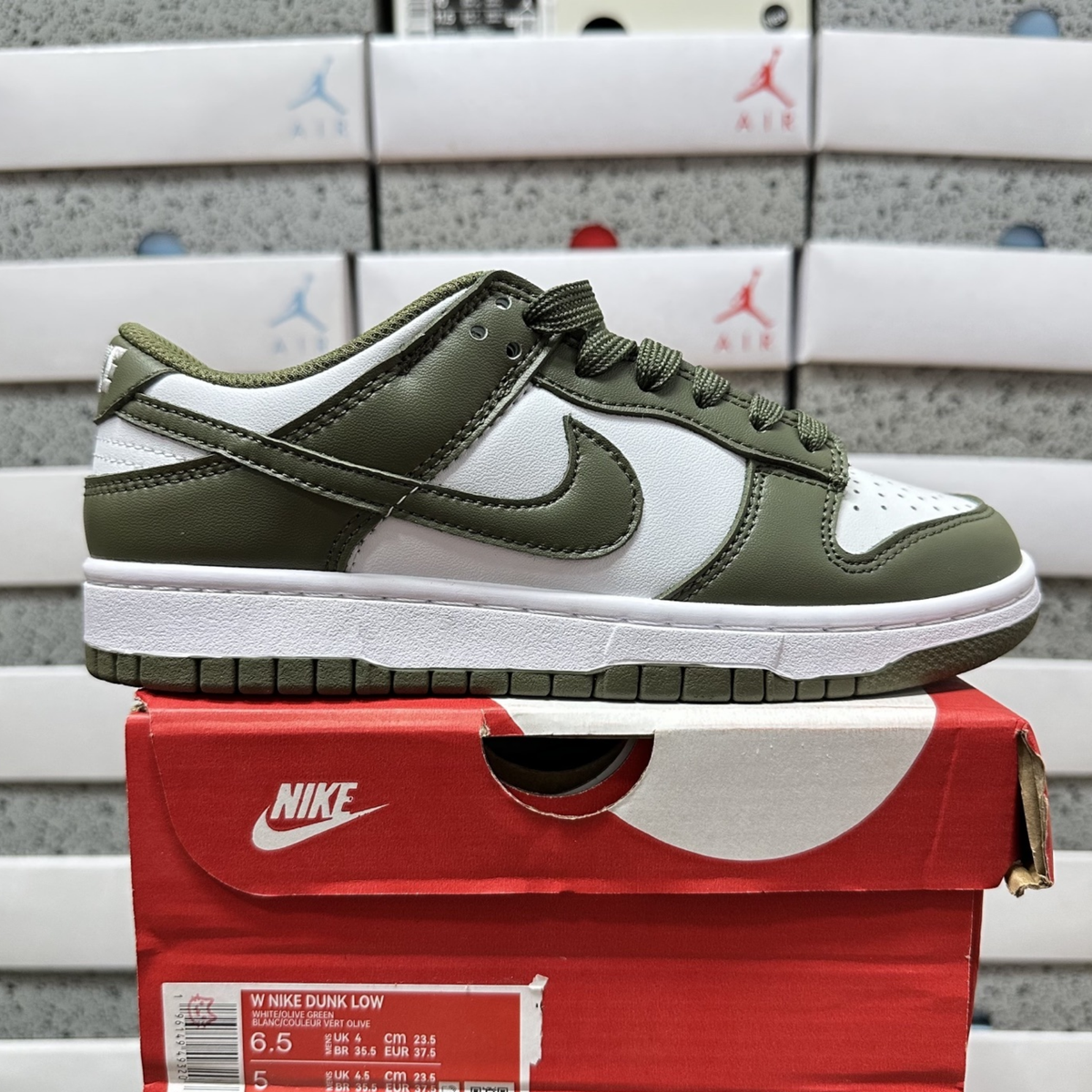 Nike Dunk Low - Medium Olive