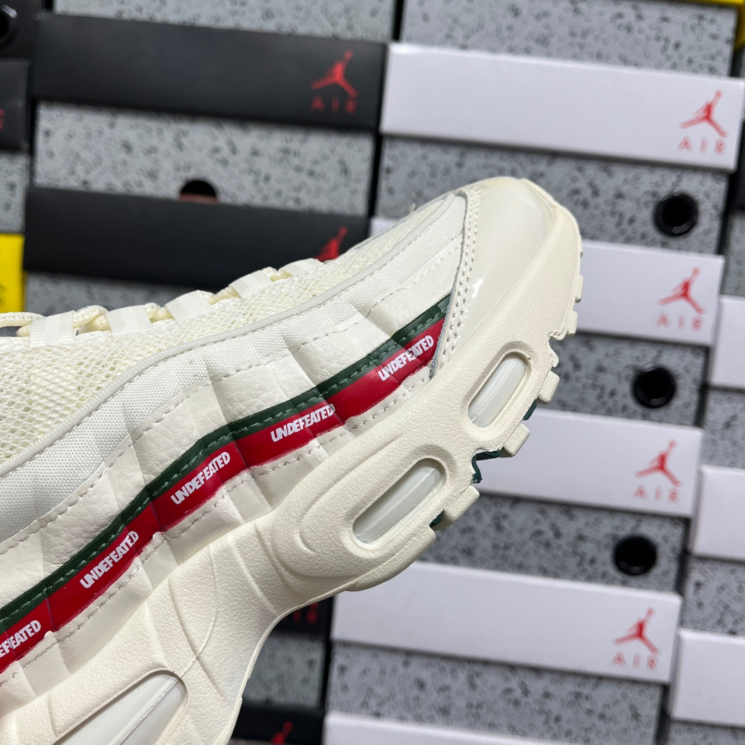 Air Max 95 x Undefeated - White