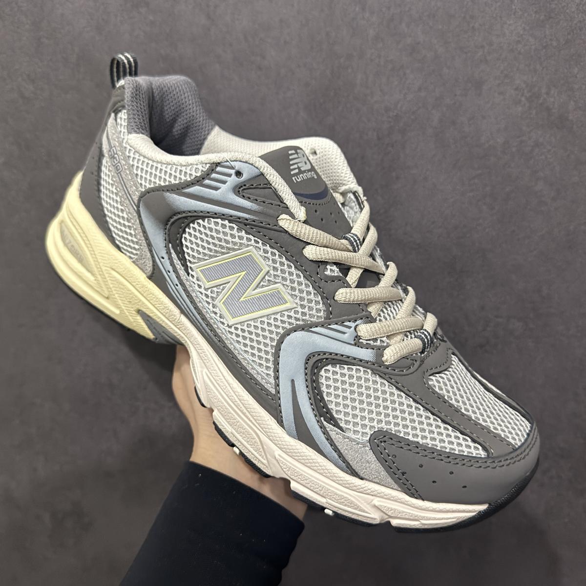 New Balance 530 - Cinza Branco Off