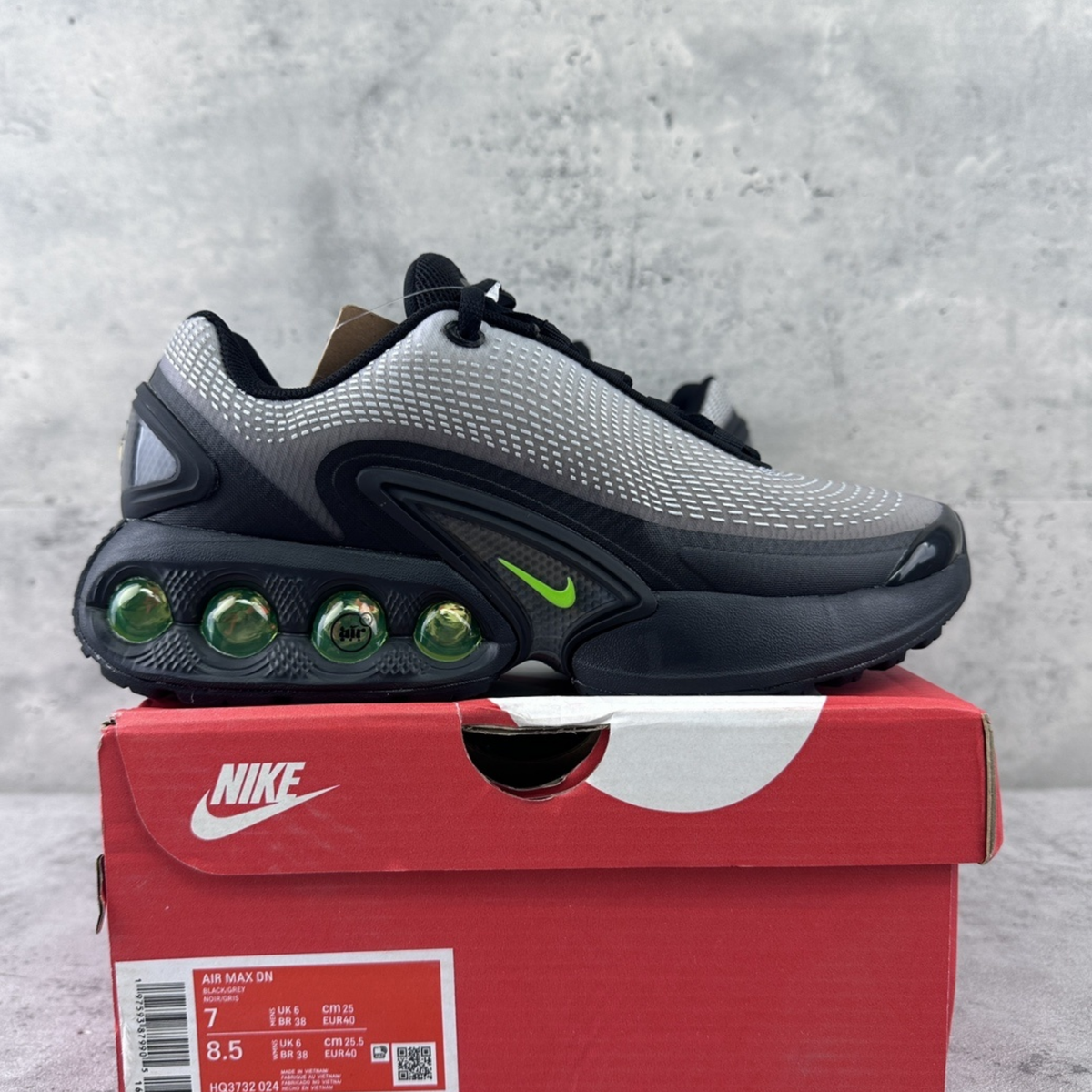 Nike Air Max DN - Silver Black Neon Pulse