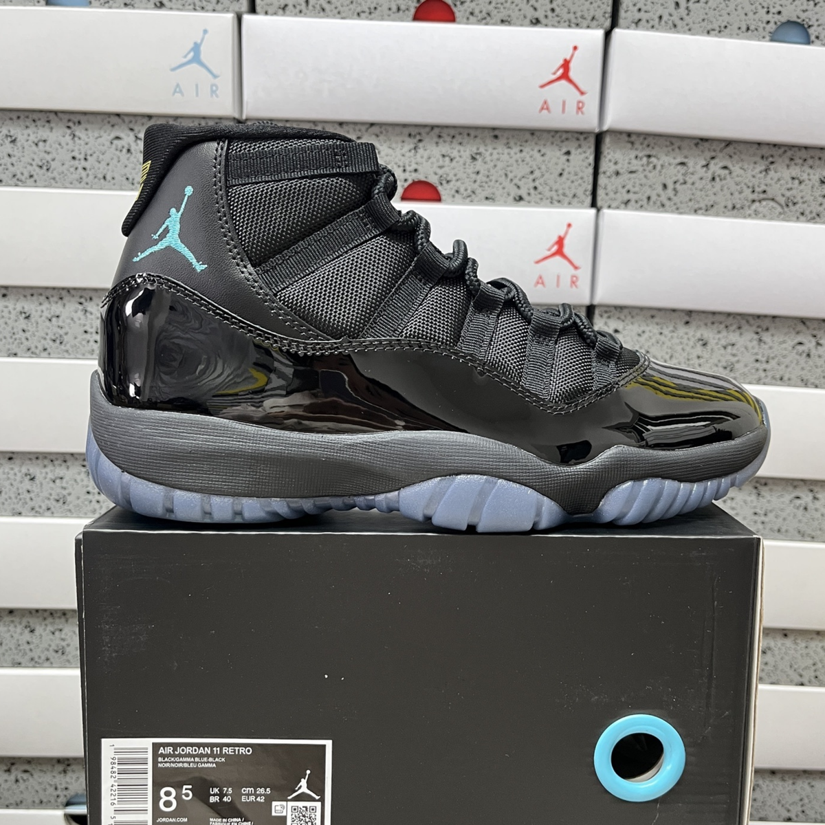 Air Jordan 11 Retro - Gamma Blue