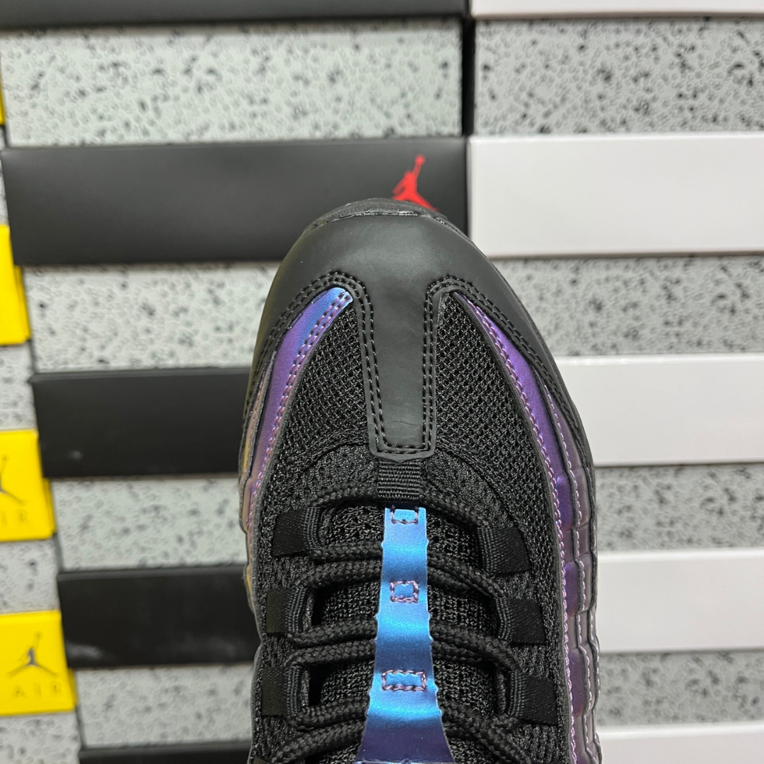 Air Max 95 - Throwback Future